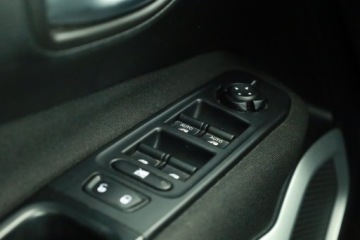 Jeep Renegade SUV Facelifting 1.0 GSE T3 Turbo 120KM 2018 Jeep Renegade 1.0 T-GDI, Salon Polska, Serwis ASO, zdjęcie 12