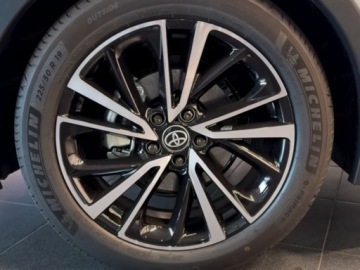 Toyota C-HR II SUV 1.8 Hybrid 140KM 2026 Od ręki - Executive 1.8 Hybrid 140KM | Podgrzewane fotele!, zdjęcie 12