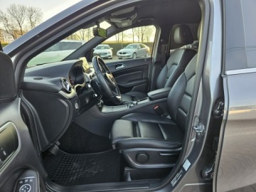 Mercedes Klasa B W246 Sports Tourer Facelifting 1.6 200 156KM 2018 Mercedes B 200 1,6 Benzyna 156KM automat, zdjęcie 4