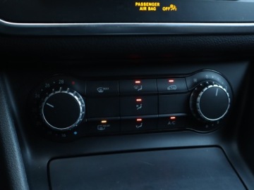 Mercedes CLA C117 Shooting Brake 1.6 200 156KM 2015 Mercedes CLA 200, Salon Polska, Serwis ASO, zdjęcie 17