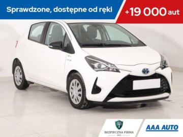 Toyota Yaris III Hatchback 5d Facelifting 2017 1.5 Hybrid 100KM 2020 Toyota Yaris 1.5 Hybrid, Salon Polska