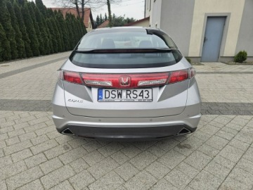 Honda Civic VIII Hatchback 3d 1.4 i-VTEC 100KM 2010 Honda Civic 1.4 100 KM Klima, Elektryka, Zadbany, zdjęcie 5