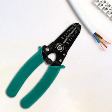 Набор мощных клещей и кусачек для точной работы.