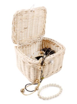 ЗАКРЫТАЯ КОРОБКА ИЗ РОТАНГА 13x11x11 см