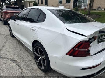 Volvo S60 III 2024 Volvo S60 B5 Plus Dark Theme 2024 2.0l 2.0 Benzyna 247KM, zdjęcie 2