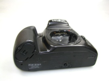 MINOLTA DYNAX 300si - корпус