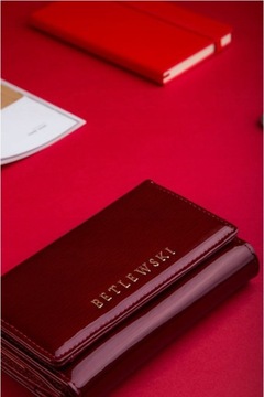 PORTFEL DAMSKI SKÓRZANY Betlewski czerwony lakierowany duży RFID na prezent