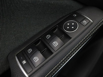 Mercedes Klasa A W176 Hatchback 5d Facelifting 180 122KM 2016 Mercedes A 180 full LED navi grzane fotele, zdjęcie 31