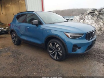 Volvo XC40 2024 Volvo XC 40 2024 r., 2,0L B5 ULTIMATE DARK THEME 2.0 Benzyna 247KM, zdjęcie 2
