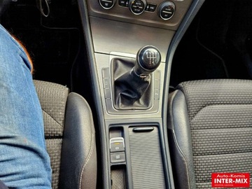 Volkswagen Golf VII Hatchback 3d 1.6 TDI-CR DPF 105KM 2013 Volkswagen Golf Hatchback zarejestrowany niski przebieg nawigacja 1.6 105KM, zdjęcie 15