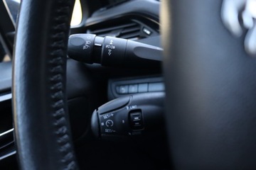 Peugeot 208 I Hatchback 5d Facelifting 1.2 PureTech 82KM 2015 Peugeot 208 1.2 PureTech, Salon Polska, Klima, zdjęcie 18
