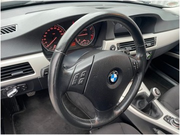 BMW Seria 3 E90-91-92-93 Touring E91 2.0 320d EfficientDynamics 163KM 2011 BMW 320 D, zdjęcie 27