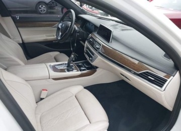 BMW Seria 7 G11-G12 2018 BMW Seria 7 2018, 4.4L, od ubezpieczalni 4.4 Benzyna 445KM, zdjęcie 9