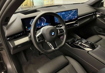 BMW Seria 5 G90-91 Touring 2.0 520d 197KM 2024 BMW Seria 5 520d xDrive, PAKIET SPORTOWY M PRO, Gwarancja, Individual 2.0, zdjęcie 20