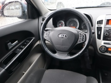 Kia Ceed I Hatchback 1.6 CRDi 115KM 2007 Kia Ceed 1.6 CRDi, Klima, Klimatronic, zdjęcie 6