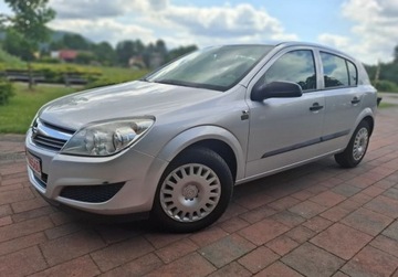 Opel Astra J Hatchback 5d 1.6 Twinport ECOTEC 115KM 2009 Opel Astra Ladny stan 1.6 Benzyna 115KM