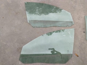 SZYBA BOCZNA DRZWI PRAWY PRZÓD VOLVO V70 III 2010 VOLVO