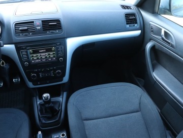 Skoda Yeti Outdoor 2.0 TDI 110KM 2014 Skoda Yeti 2.0 TDI, Salon Polska, Serwis ASO, zdjęcie 7