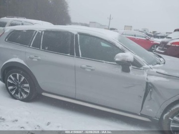 Volvo V60 II  2023 Volvo V60 Cross Country B5 Ultimate 2023 2.0l 2.0 Benzyna 247KM, zdjęcie 6