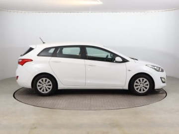 Hyundai i30 II Wagon Facelifting 1.6 CRDi 110KM 2016 Hyundai i30 1.6 CRDi, Automat, Klima, zdjęcie 5