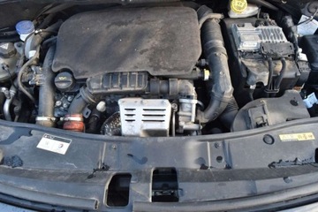 Peugeot 2008 I SUV Facelifting 1.2 PureTech 110KM 2018 Peugeot 2008 SalonPL 110KM Climatronic Nawigacja Smartlink Czujniki Park., zdjęcie 38