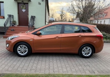 Hyundai i30 II Wagon Facelifting 1.6 MPI 120KM 2016 Hyundai i30 1,6 DOHC 120KM LIFT Bezwypadkowy SERWIS Super Stan 1.6 120KM, zdjęcie 1