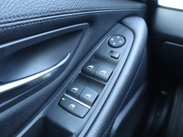 BMW Seria 5 F10-F11 Touring Facelifting 525d 218KM 2016 BMW 5 525d xDrive, 214 KM, 4X4, Automat, Skóra, zdjęcie 16