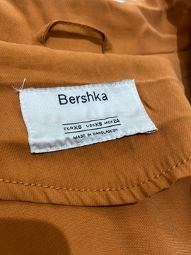 Narzutka płaszcz Bershka r XS
