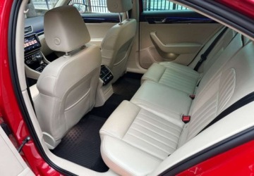 Skoda Superb III Liftback Facelifting 2.0 TSI 190KM 2019 Skoda Superb Skoda Superb 2.0 TSI LampK DSG 2.0 Benzyna 190KM, zdjęcie 24