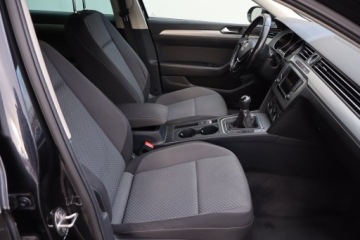 Volkswagen Passat B8 Variant 1.6 TDI 120KM 2015 VW Passat 1.6 TDI, Salon Polska, Navi, Klima, zdjęcie 8