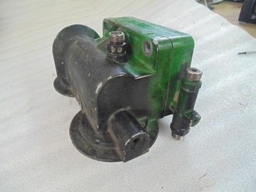 OBUDOWA MOCOWANIE FILTRU PALIWA John Deere 7230R