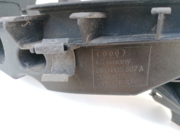 Направляющая фары левая AUDI A4 8K0