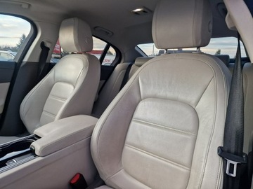 Jaguar XE Sedan 2.0 i4 180KM 2015 Jaguar XE Prestige Automat Xenon Ledy Navi, zdjęcie 16