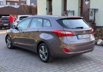 Hyundai i30 II Wagon Facelifting 1.4 MPI 100KM 2016 Hyundai i30 1,4 100KM LIFT Key-less Kamera Navi Bezwypadkowy SERWIS Super, zdjęcie 2