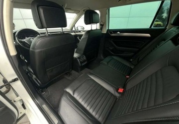 Volkswagen Passat B8 Variant 2.0 TDI SCR 240KM 2018 Volkswagen Passat R-LINE DSG Kamera 4x4 240KM Faktura Vat 23 2.0, zdjęcie 34