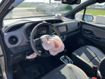 Toyota Yaris III Hatchback 5d Facelifting 2017 1.5 Hybrid 100KM 2020 Toyota Yaris Automat Hybryda Klimatronik Kamera, zdjęcie 5