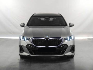 BMW Seria 5 G90-91 Touring 2.0 520d 197KM 2025 BMW Seria 5 Touring 520d xDrive Sport Combi 2.0 (197KM) 2025, zdjęcie 3