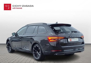 Skoda Superb III Kombi Plug-In Hybrid 1.4 TSI Plug-In-Hybrid 218KM 2021 Skoda Superb 1.4IV 218KM Plug-in Hybrid DSG SportlinePakiety Bezwypadek Al, zdjęcie 2