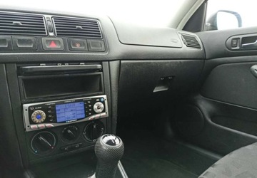 Volkswagen Golf IV Hatchback 1.4 16V 75KM 1998 Volkswagen Golf Volkswagen Golf 1.4 Benzyna 75KM, zdjęcie 10