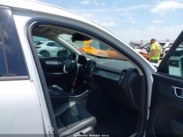 Volvo XC40 2020 Volvo XC 40 2020 VOLVO XC40 T4 MOMENTUM 2.0 Benzyna 187KM, zdjęcie 10