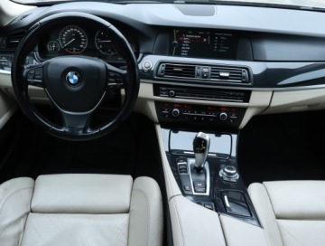 BMW Seria 5 F10-F11 Touring 520d 184KM 2012 BMW 5 520d, 181 KM, Automat, Skóra, Navi, Xenon, zdjęcie 6