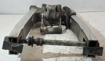 Wahacz kiwak oś koła tył 52100-ML7-690 Honda VFR 750 RC24 1986-1989r