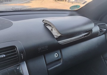 Mercedes CLC 1.8 (180 Kompressor) 143KM 2009 Mercedes-Benz CLC 2009r, 1.8Benzyna. Lekko uszkodzony lewy bok. Jezdzi., zdjęcie 15