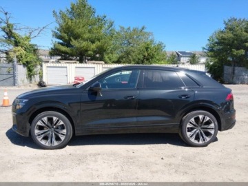 Audi Q8 2025 Audi Q8 Premium Plus 55 Tfsi Quattro 2025 3.0 Benzyna 335KM, zdjęcie 1