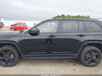 Jeep Grand Cherokee V 2023 Jeep Grand Cherokee Altitude 2023 3.6l 3.6 Benzyna 293KM, zdjęcie 2