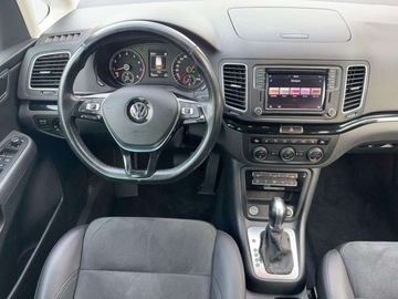 Volkswagen Sharan II Van Facelifting 2.0 TSI 220KM 2018 Volkswagen Sharan TSI 220KM Highline DSG BlindSpot AppConnect 7os. Ke, zdjęcie 17