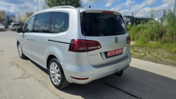 Volkswagen Sharan II Van Facelifting 2.0 TDI SCR 150KM 2016 Volkswagen Sharan Highline Duża Navi ledy, zdjęcie 2