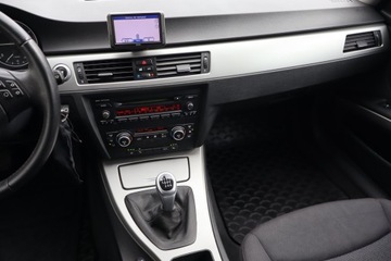 BMW Seria 3 E90-91-92-93 Touring E91 2.0 318d 143KM 2008 BMW 3 318 d, Klima, Klimatronic,ALU, El. szyby, zdjęcie 7