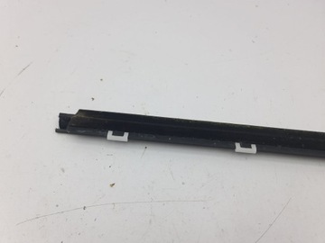 Kia Stonic 2022 Правая сторона уплотнения входной двери