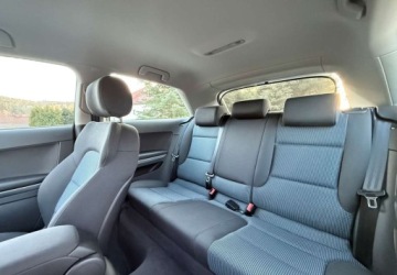 Audi A3 8P Hatchback 3d 1.6 TDI 105KM 2010 Audi A3 3-drzwiowe Audi A3 3-drzwiowe 1.6 TDI DPF Ambition 1.6 Diesel 105KM, zdjęcie 20